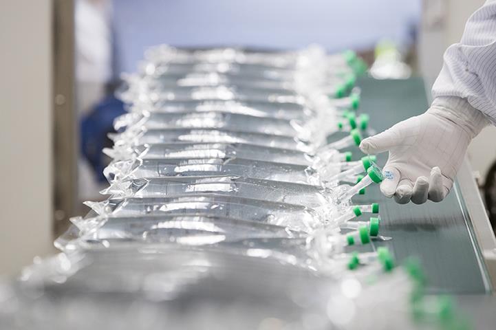 bags of clear nonpolyvinyl chloride pvc intravenous iv solutions