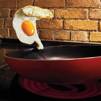 pan flipping egg